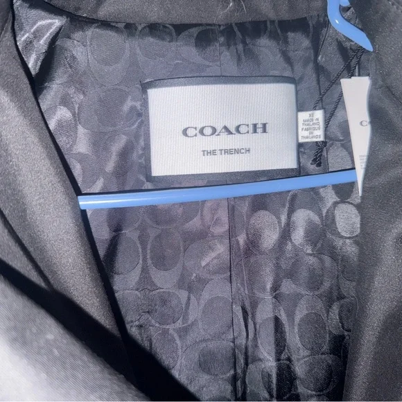 Signature coach black trenchcoat with monogram lining - Picture 5 of 15